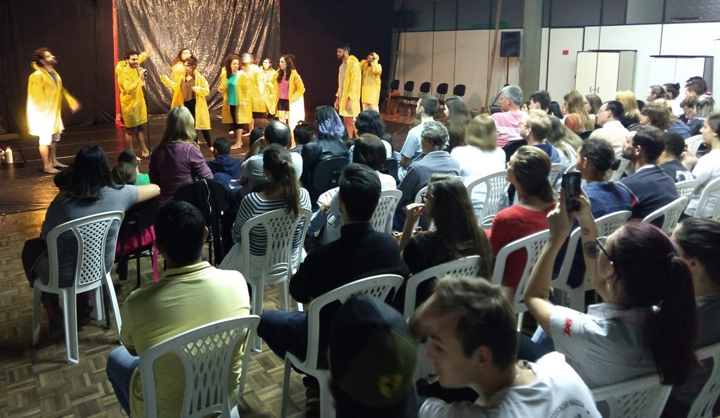 16 07 Espetáculo Teatral Tchernóbil Encanta Público Fundação