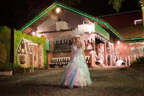 Abertura Oficial XXV Natal em IndaialEspetáculo ” Natal Encantado” com a soprano Paula Tessarolo, Pianista Helder Cadoree Orquestra de Câmara de Indaial;